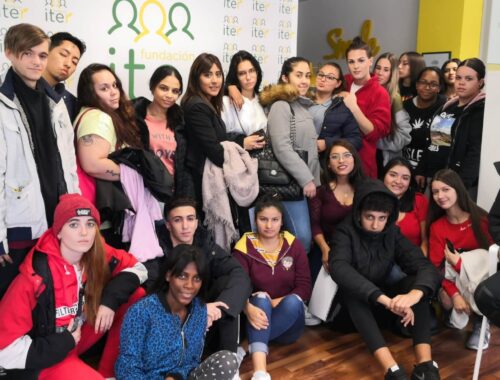 grupo de jovenes