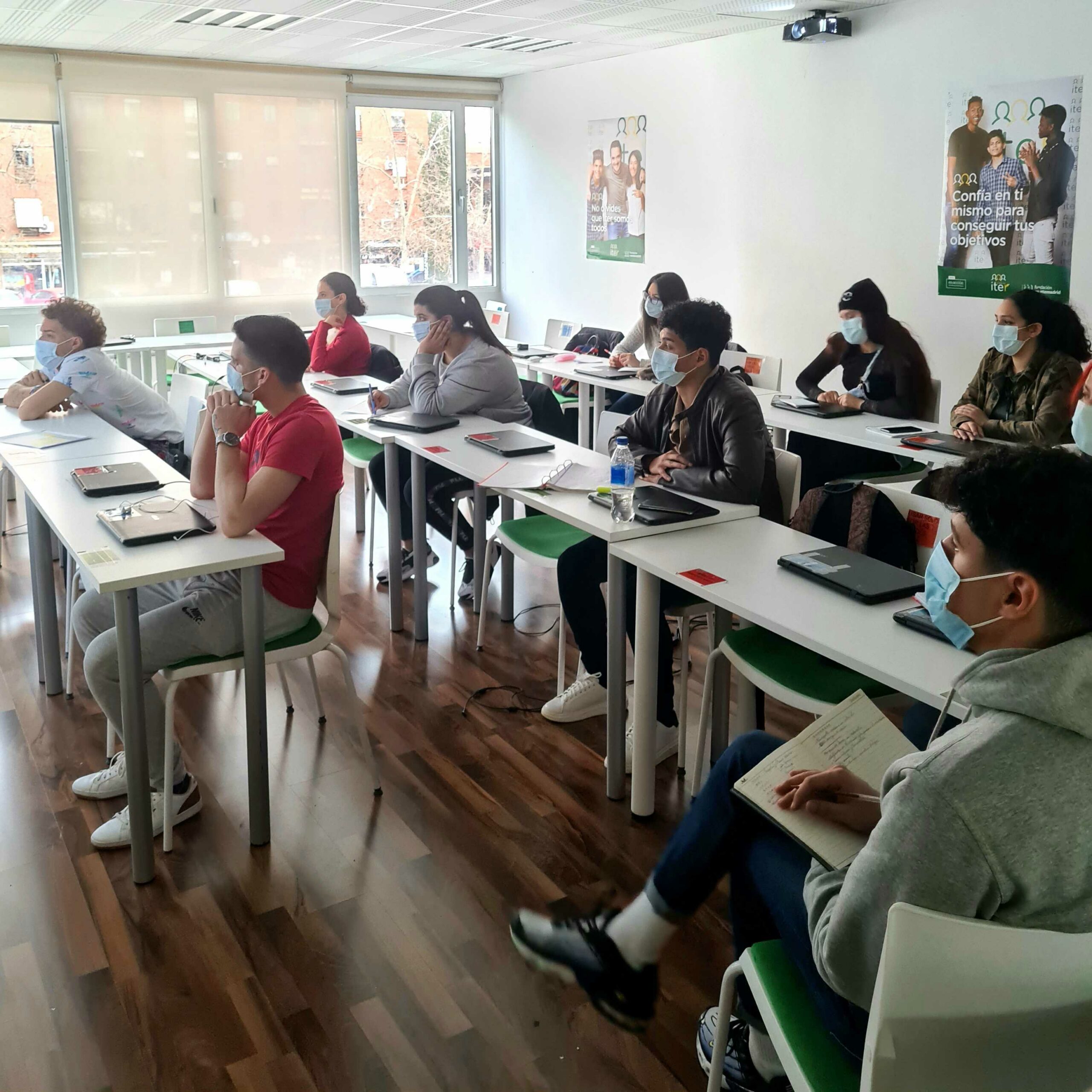 Jóvenes con futuro